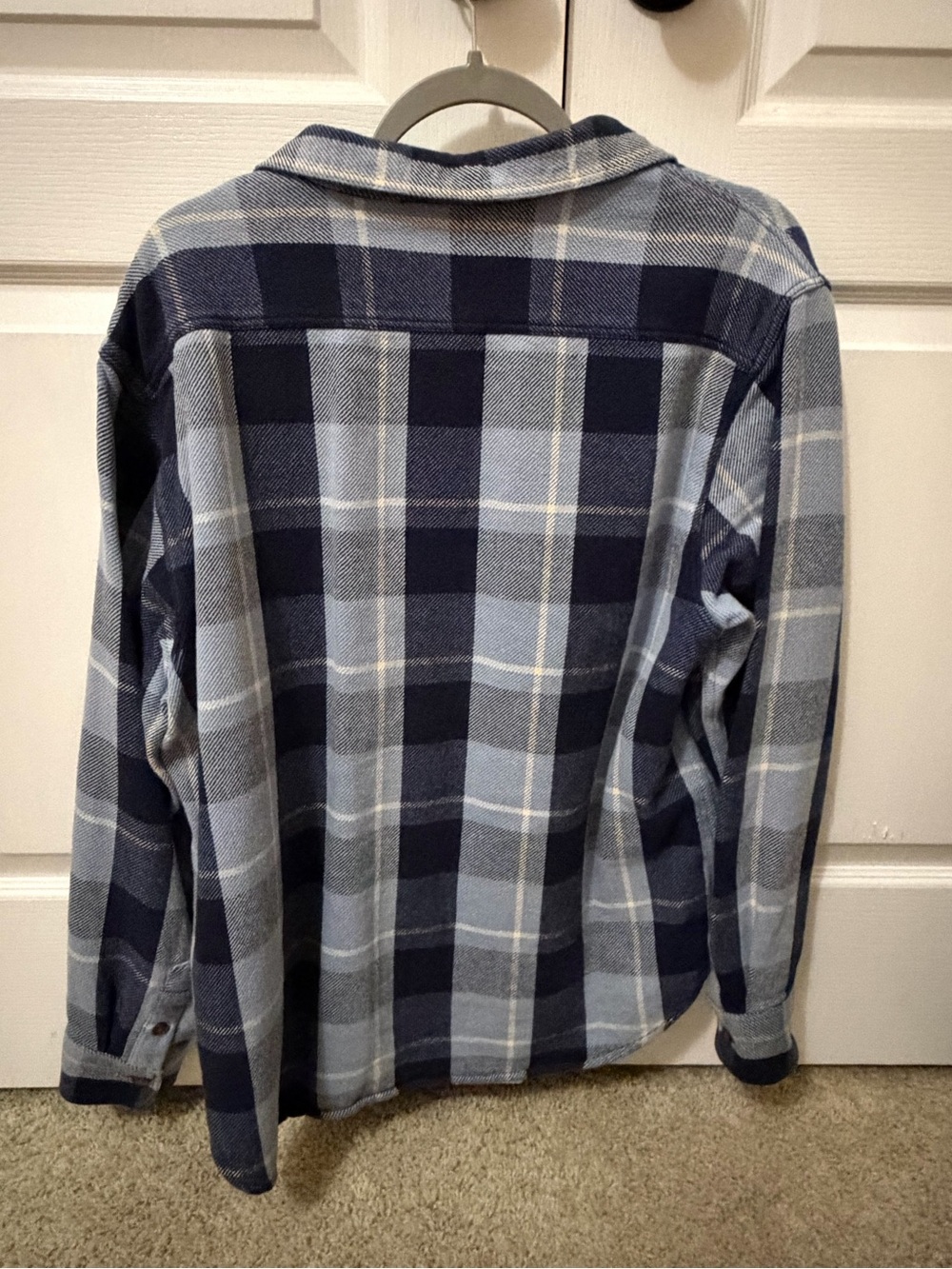 Men’s Old Navy Button-down blue plaid flannel size XL regular fit. - Picture 2 of 7